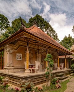 De Umah - A peaceful retreat surrounded by lush greenery